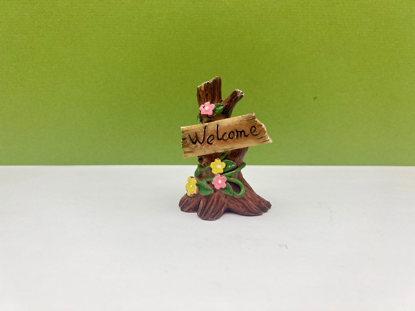 "Welcome" Tree Stump Sign
