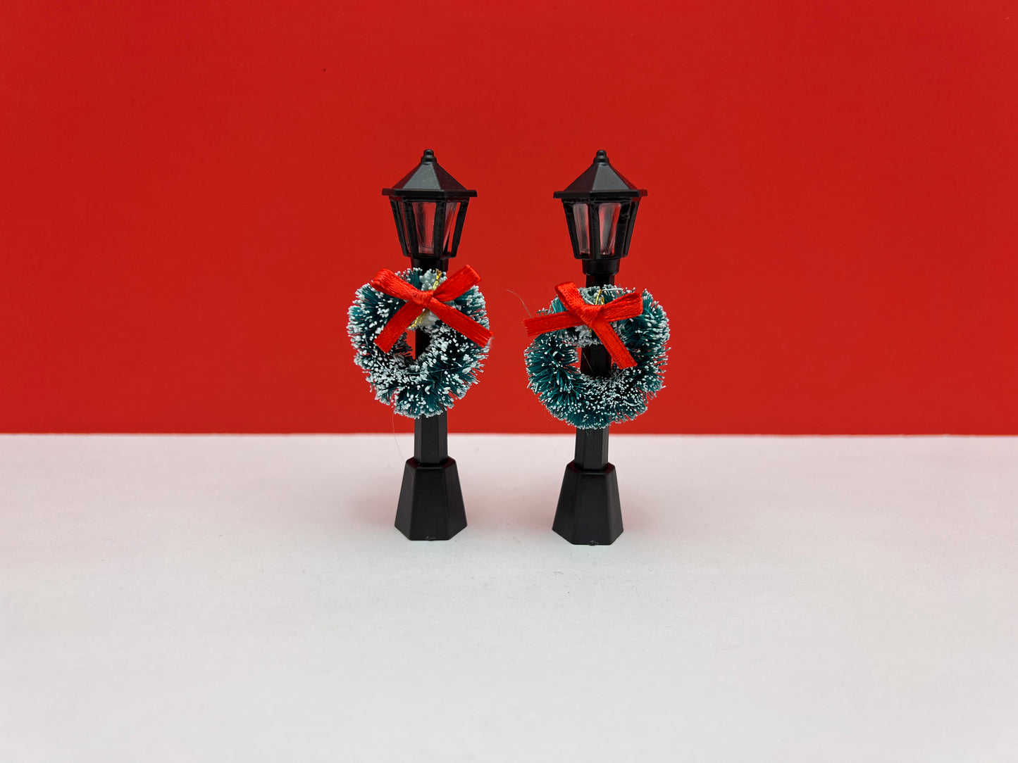 Christmas Streetlights with Wreaths Set of 2