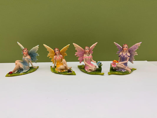 Fairies on Leaf