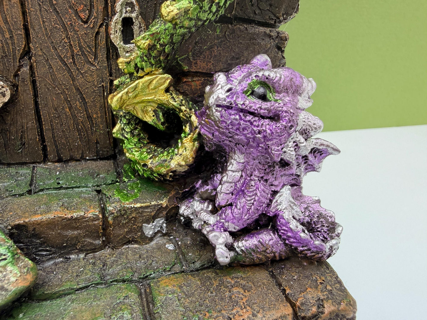 LED Dragon Guarding Door
